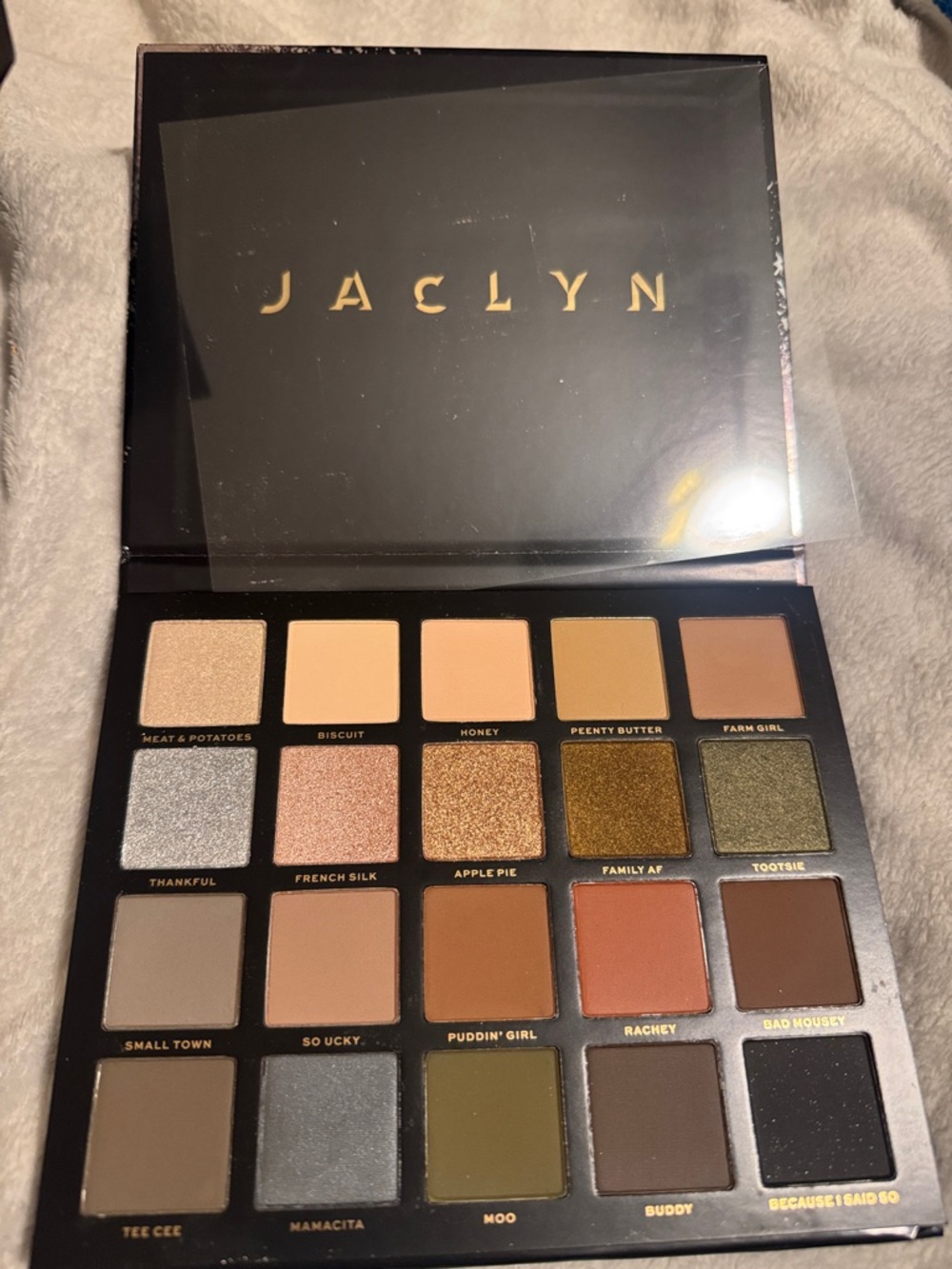 Jaclyn Multi-Neutral Eyeshadow Palette — Golds, Browns & Olive Shades